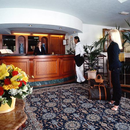 Hotel Savoy Palace Гардоне Ривьера Экстерьер фото