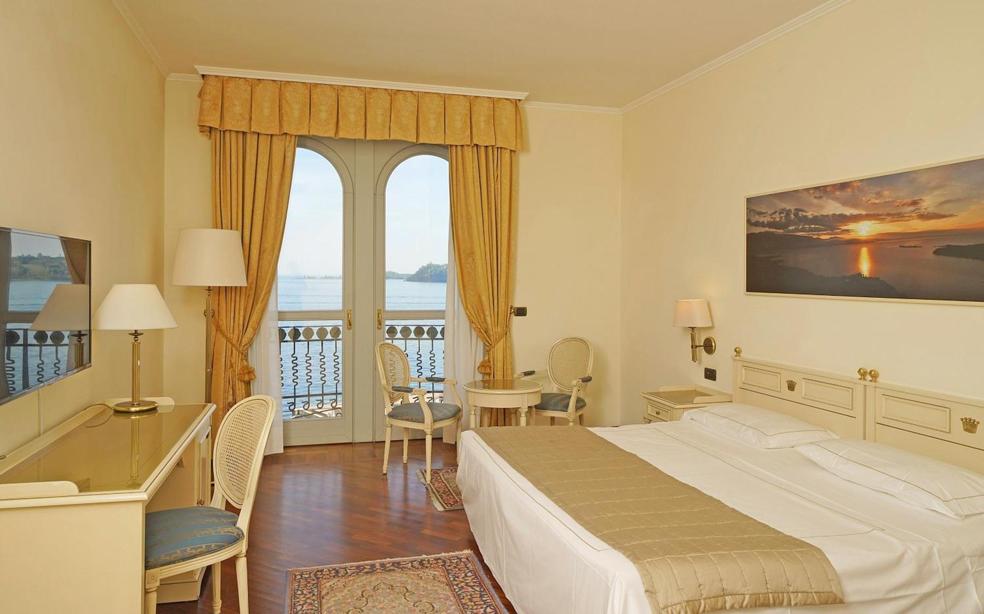 Hotel Savoy Palace Гардоне Ривьера Экстерьер фото