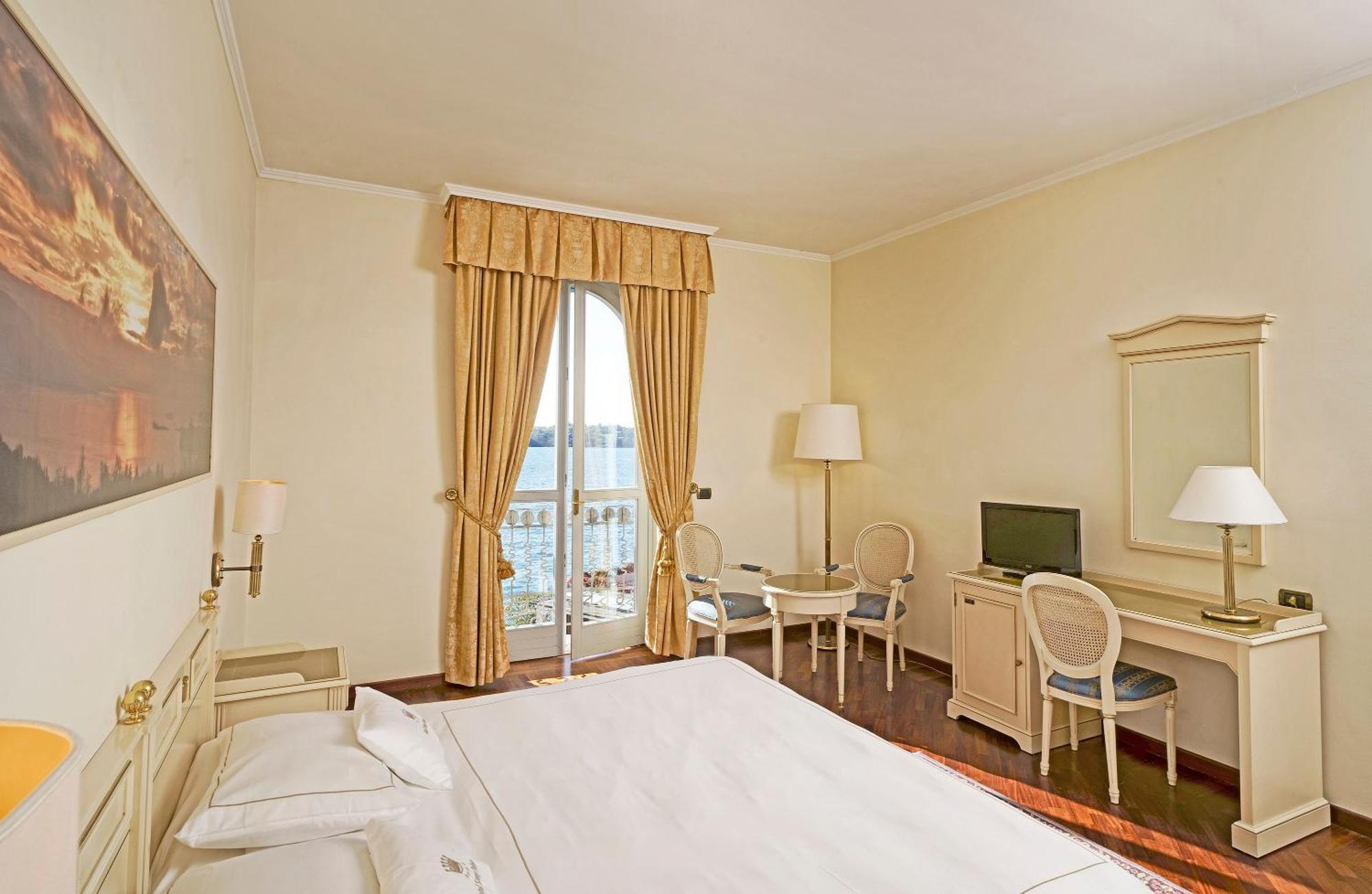 Hotel Savoy Palace Гардоне Ривьера Экстерьер фото