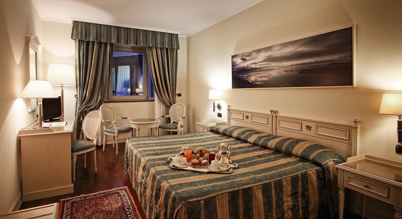 Hotel Savoy Palace Гардоне Ривьера Экстерьер фото