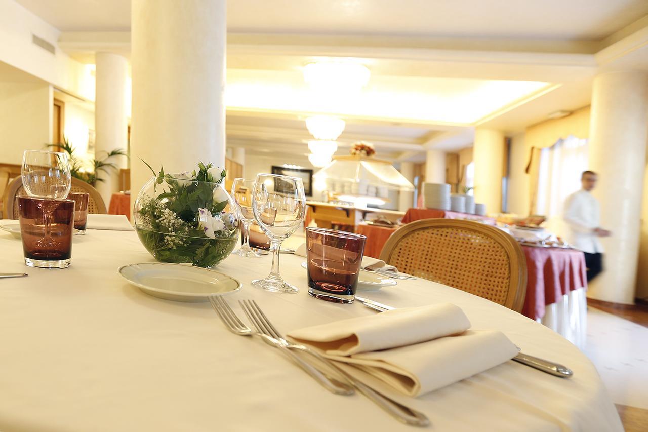 Hotel Savoy Palace Гардоне Ривьера Экстерьер фото