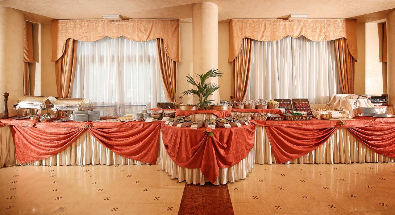 Hotel Savoy Palace Гардоне Ривьера Экстерьер фото