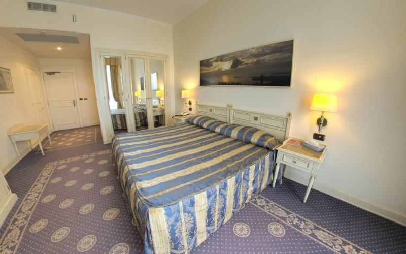 Hotel Savoy Palace Гардоне Ривьера Экстерьер фото