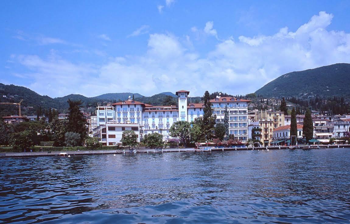 Hotel Savoy Palace Гардоне Ривьера Экстерьер фото