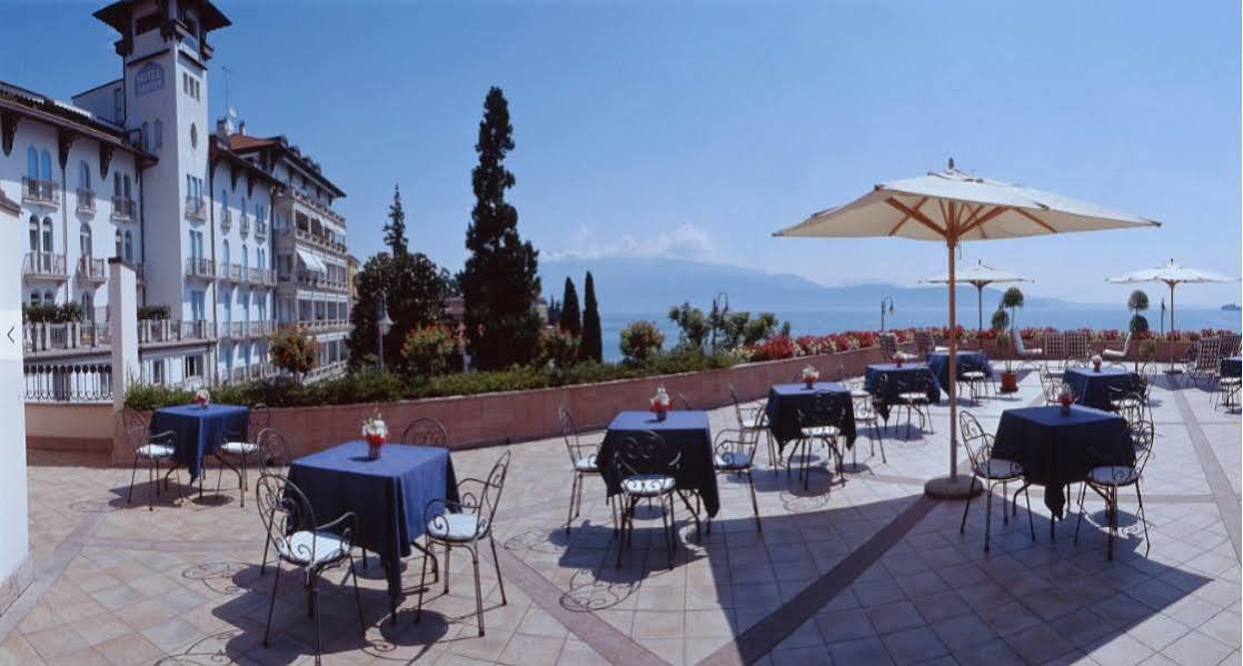 Hotel Savoy Palace Гардоне Ривьера Экстерьер фото