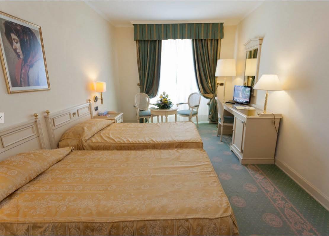 Hotel Savoy Palace Гардоне Ривьера Экстерьер фото