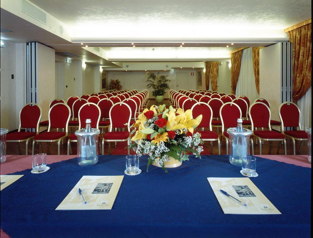Hotel Savoy Palace Гардоне Ривьера Экстерьер фото