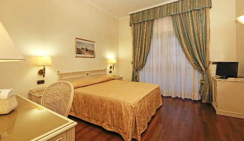 Hotel Savoy Palace Гардоне Ривьера Экстерьер фото